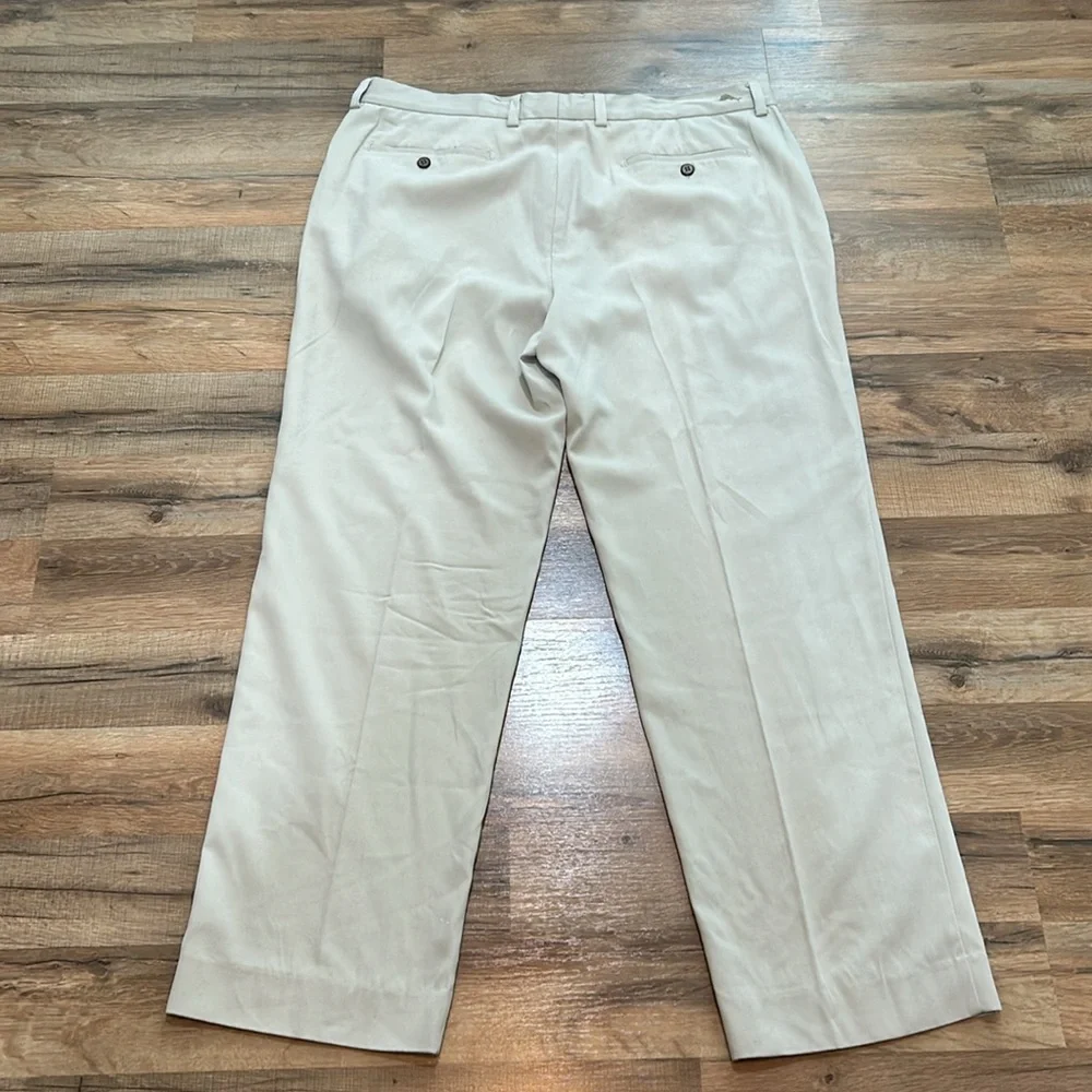 TOMMY BAHAMA MENS RELAXED GOLF PANTS CREAM LIGHTWEIGHT SIZE 36X30 - Picture 2 of 12